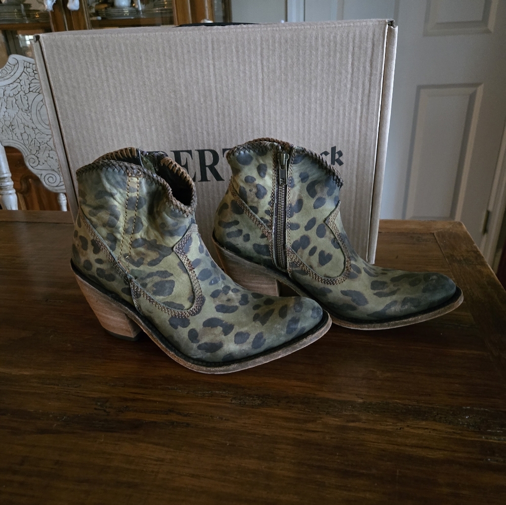 LIBERTY BLACK OLIVE CHEETAH BOOT NIB